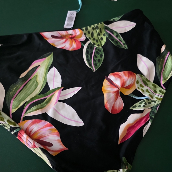 Floral High-Waisted Bikini Set - Picture 6 of 7